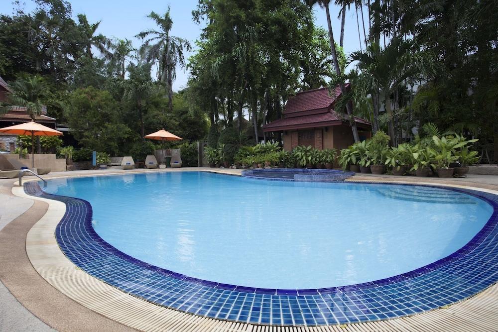 Safari Beach Hotel - SHA Extra Plus Patong Exterior foto