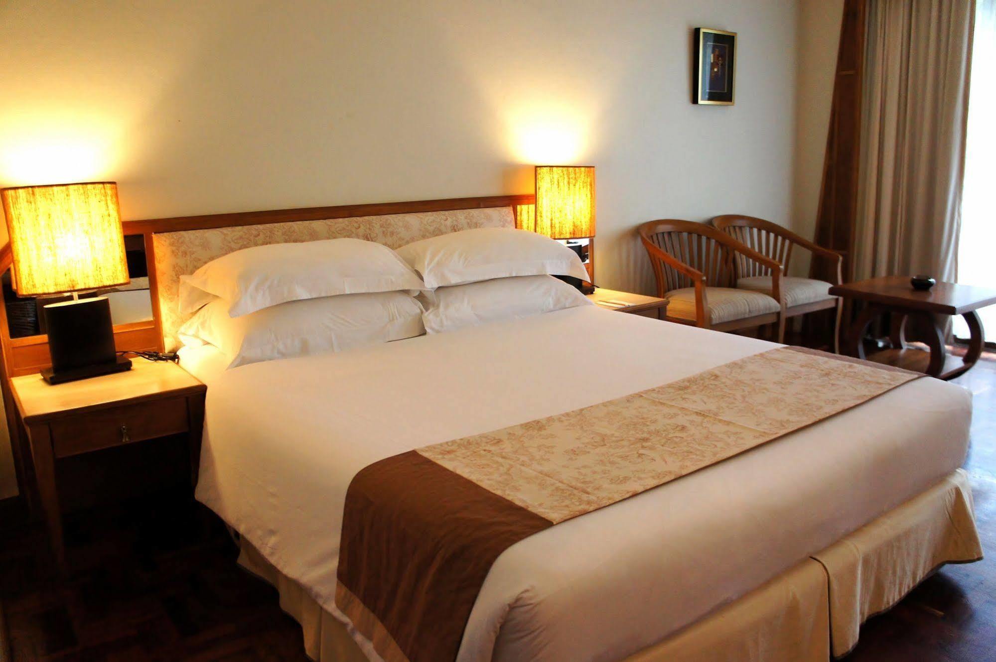 Safari Beach Hotel - SHA Extra Plus Patong Exterior foto