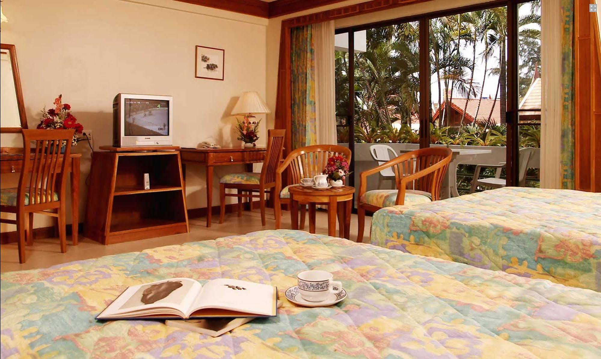 Safari Beach Hotel - SHA Extra Plus Patong Exterior foto